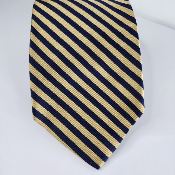 BROOKS BROTHERS MAKERS Goldish Yellow/Blue Silk Tie. - Picture 6 of 7